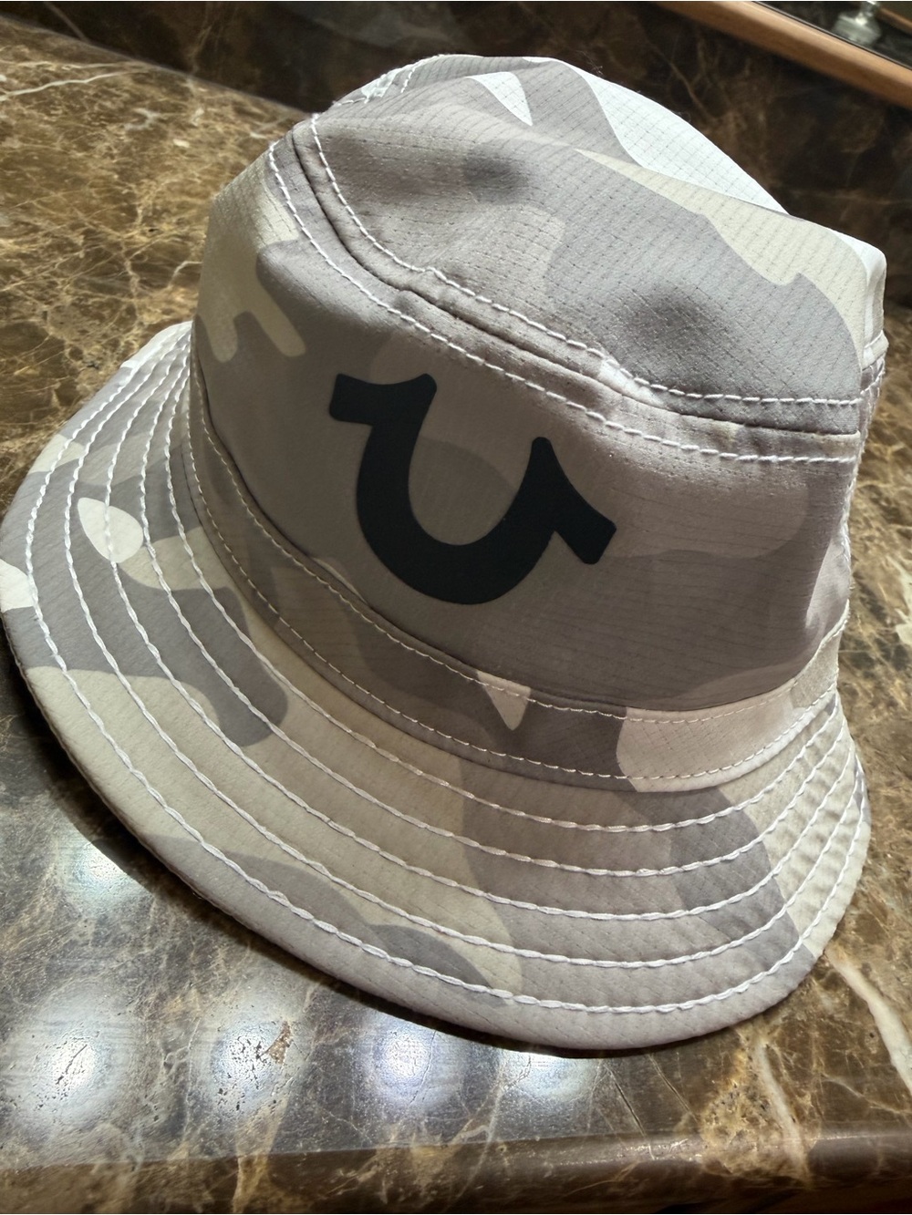 New 🆕 🔥 True Religion Gray Camo Logo Bucket Hat